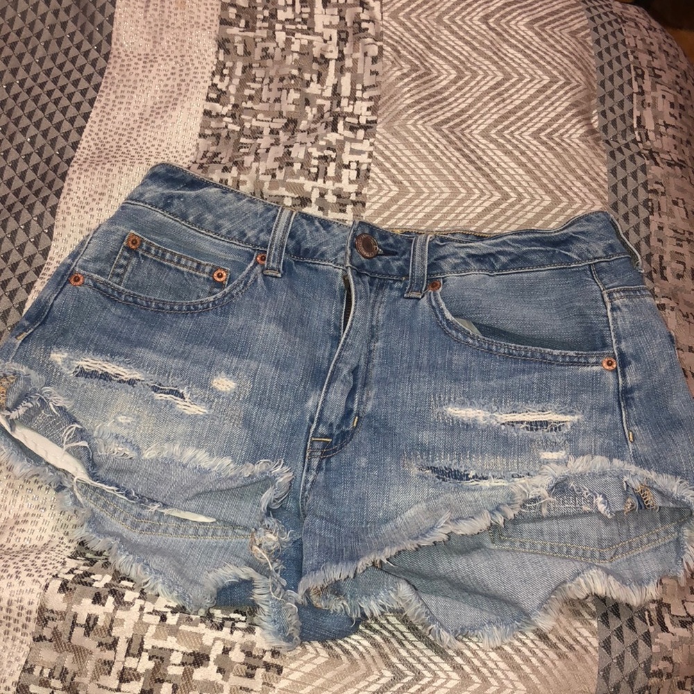 American Eagle Hi- Rise Festival shorts